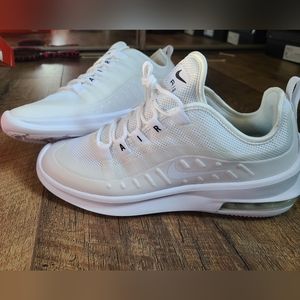 Nike Air Max Axis